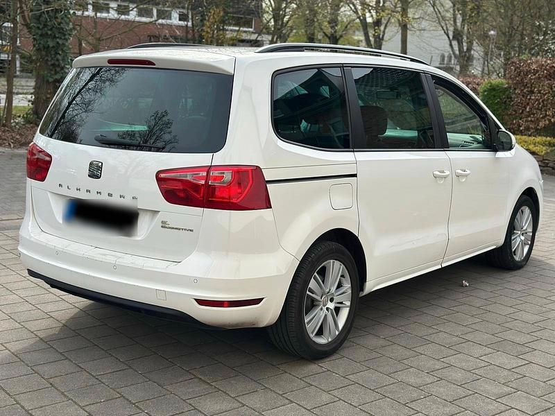 Gebraucht Seat Alhambra 140 PS (102 kW) 2012 Weiß Van / Kleinbus
