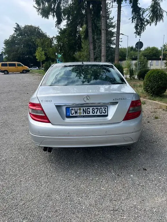 Gebraucht Mercedes C180 156 PS (114 kW) 2009 Silber Limousine