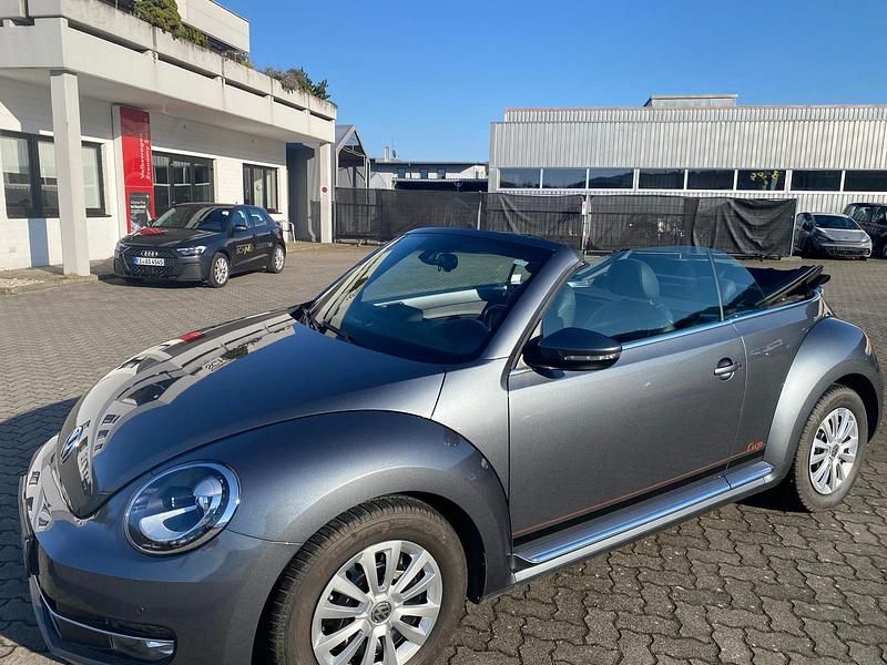 Gebraucht VW Beetle Cabriolet Cup 160 PS (117 kW) 2014 Platinum grey metallic Cabrio