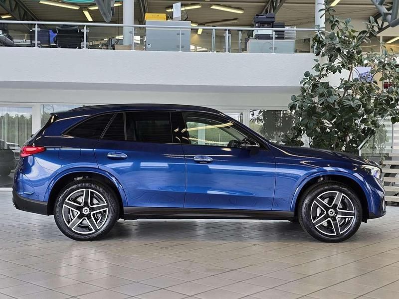 Gebraucht Mercedes GLC300e AMG line 313 PS (230 kW) 2024 Blau SUV