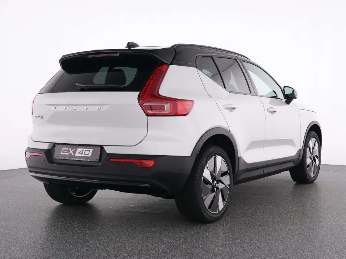 Gebraucht Volvo EX40 Plus 185 kW (252 PS) 2025 Weiß SUV