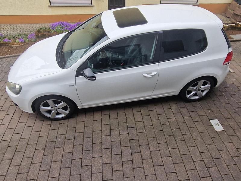 Gebraucht VW Golf VII Match 86 PS (63 kW) 2012 Weiß Limousine