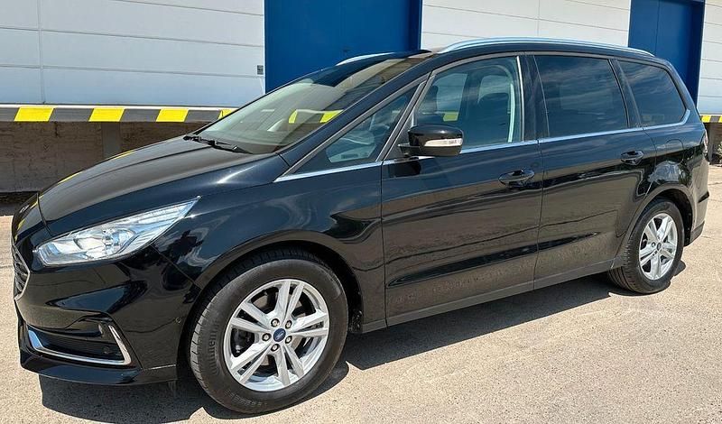 Schwarz Gebraucht 2021 Ford Galaxy Titanium Van / Kleinbus | 32.400 € (Etwas zu teuer) - Bild 1/4