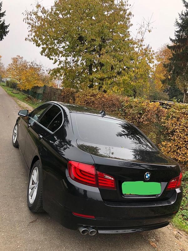 Gebraucht BMW 520 183 PS (134 kW) 2012 Schwarz Limousine