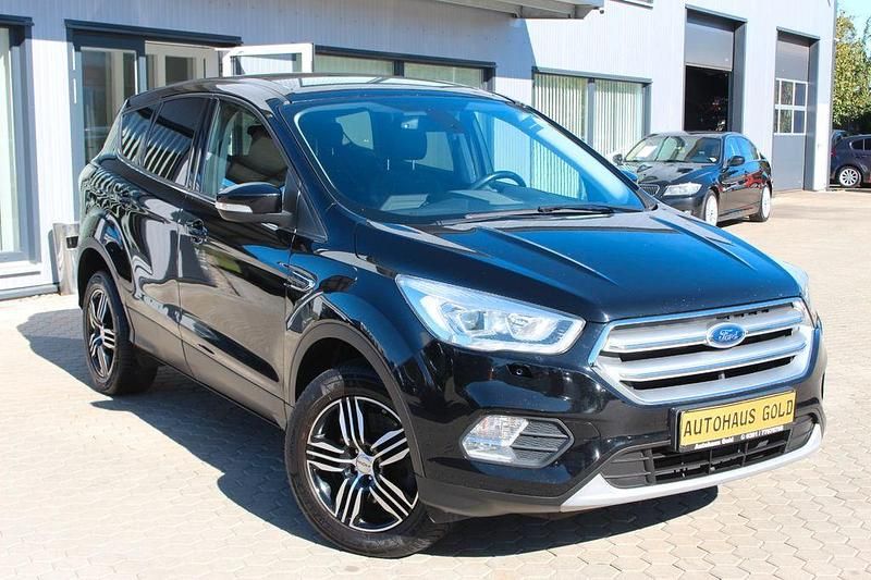 Gebraucht Ford Kuga Titanium 179 PS (131 kW) 2018 Schwarz SUV