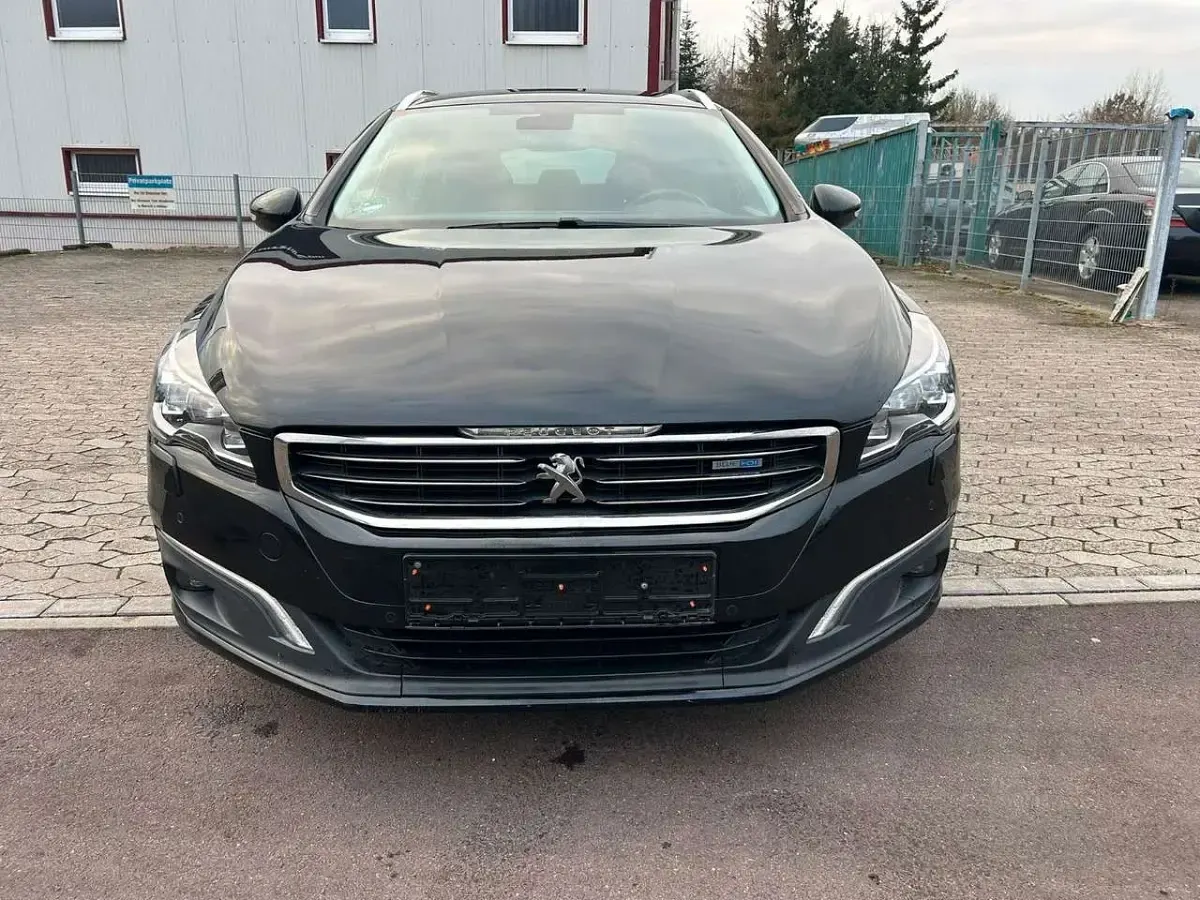 Gebraucht Peugeot 508 SW 120 PS (88 kW) 2016 Lackierung schwarz perla nera/ Kombi