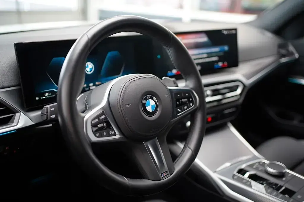 Gebraucht BMW 320 M Sport 184 PS (135 kW) 2022 Weiß Limousine