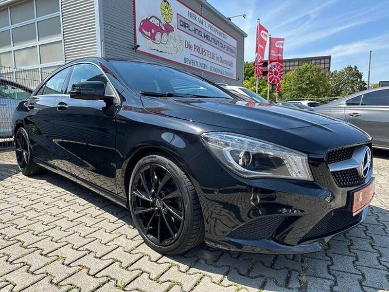 Gebraucht Mercedes CLA200 136 PS (100 kW) 2015 Kosmosschwarz Limousine