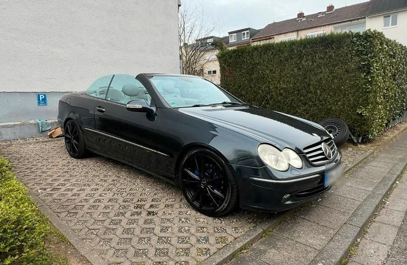 Gebraucht Mercedes CLK320 218 PS (160 kW) 2004 Schwarz Cabrio