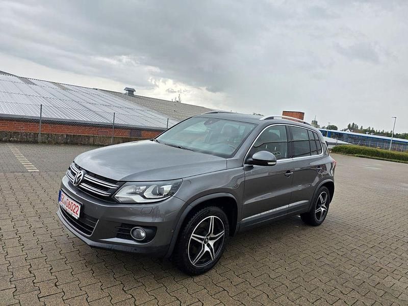 Grau Gebraucht 2014 VW Tiguan Exclusive SUV | 10.500 € (Superpreis) - Bild 1/4