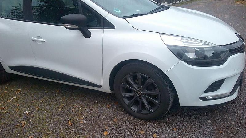 Gebraucht Renault Clio IV Life 75 PS (55 kW) 2017 Weiß Limousine