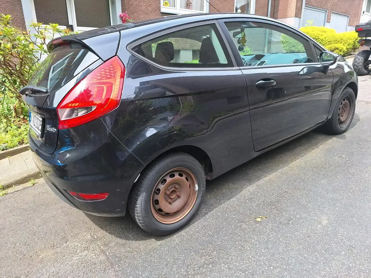 Gebraucht Ford Fiesta 84 PS (61 kW) 2009 Schwarz Limousine