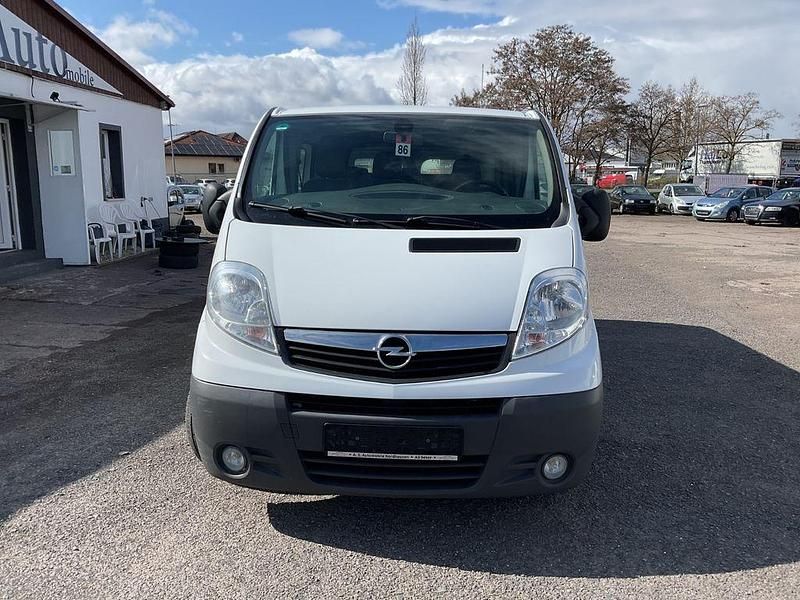 Gebraucht Opel Vivaro 114 PS (83 kW) 2013 Weiß Van / Kleinbus