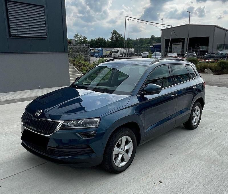 Blau Gebraucht 2021 Skoda Karoq SUV | 26.500 € (Fairer Preis) - Bild 1/4