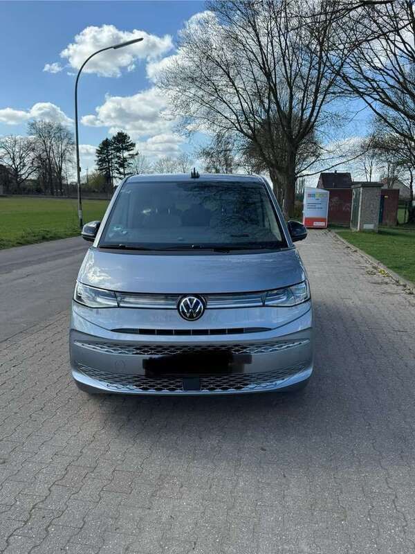 Silber Gebraucht 2022 VW T7 Energetic Van | 54.950 € (Fairer Preis) - Bild 1/4