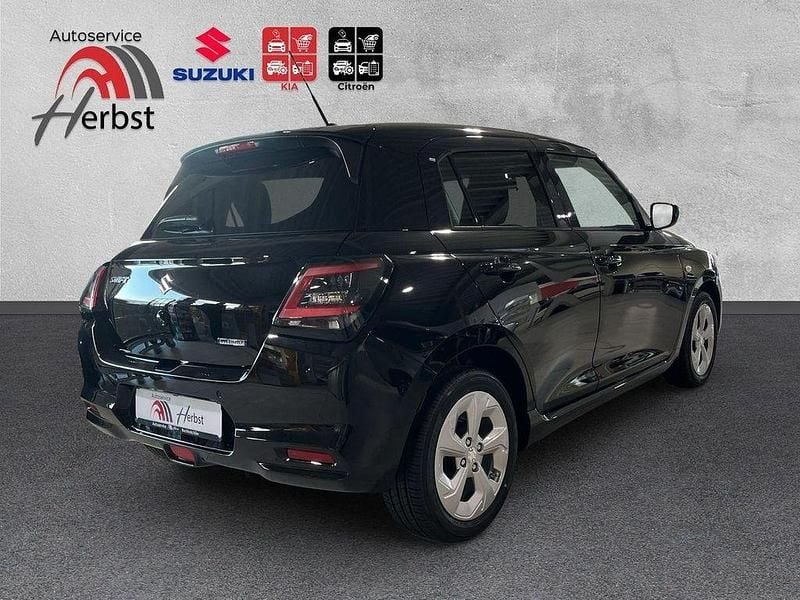 Neu Suzuki Swift Comfort 83 PS (61 kW) 2025 Schwarz Kleinwagen