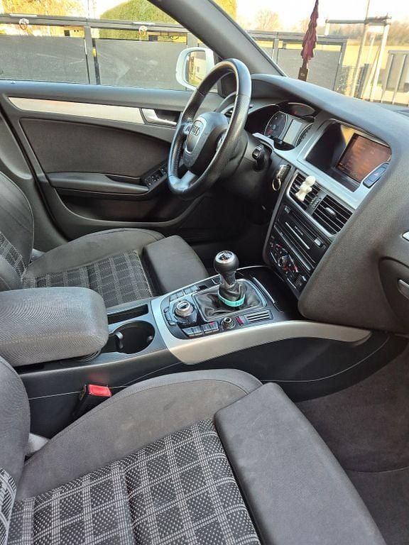 Gebraucht Audi A4 Ambition 170 PS (125 kW) 2010 Weiß Limousine