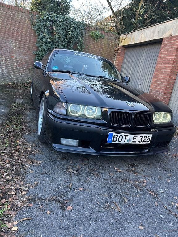 Second-hand BMW 328 Performance 193 CP (141 kW) 1996 Negru Coupe