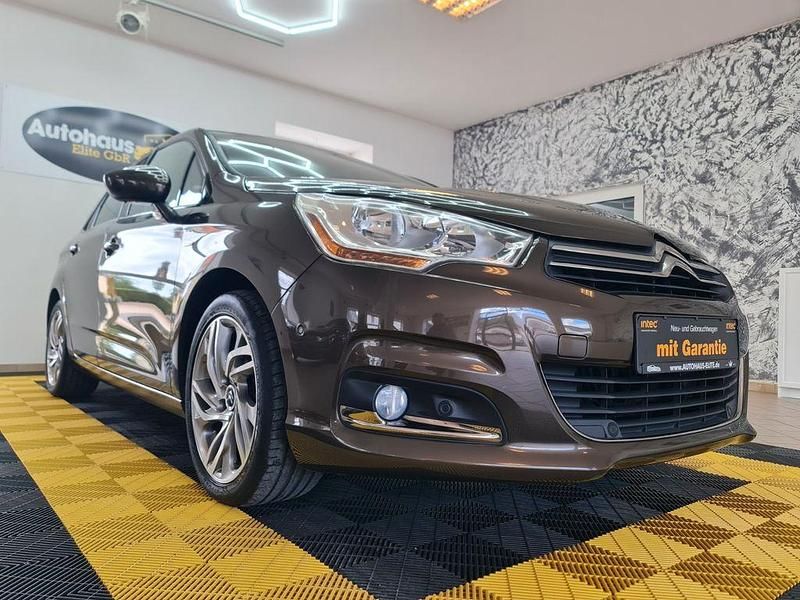 Braun Gebraucht 2012 Citroën C4 Exclusive Limousine | 6.450 € (Etwas zu teuer) - Bild 1/4