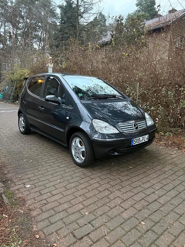 Schwarz Gebraucht 2002 Mercedes A160 Limousine | 2.600 € (Etwas zu teuer) - Bild 1/4