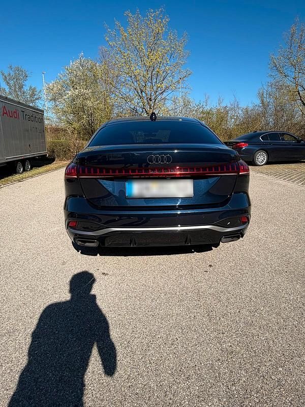 Gebraucht Audi A5 Edition .1 150 PS (110 kW) 2024 Blau Limousine