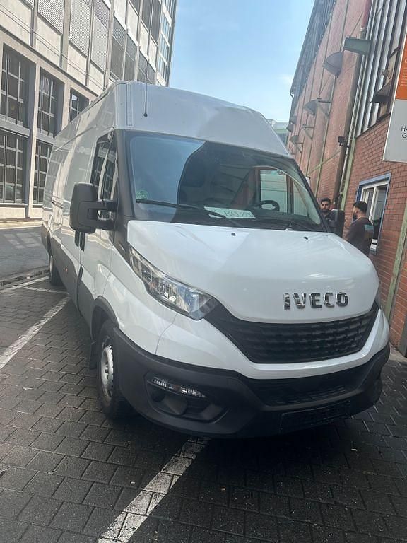 Weiß Gebraucht 2019 Iveco Daily Van / Kleinbus | 16.900 € - Bild 1/4