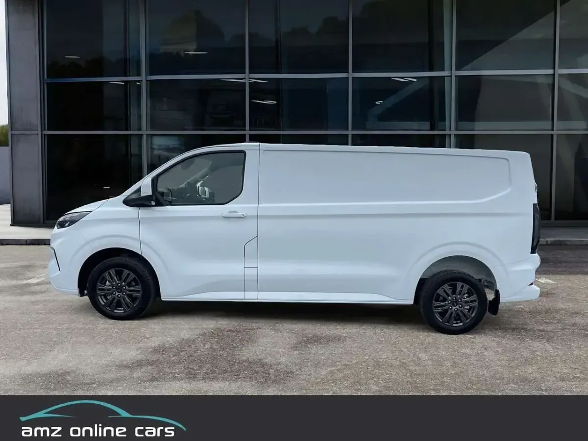 Uusi Ford Transit Custom Limited 170 HP (125 kW) 2026 Valkoinen Sedan