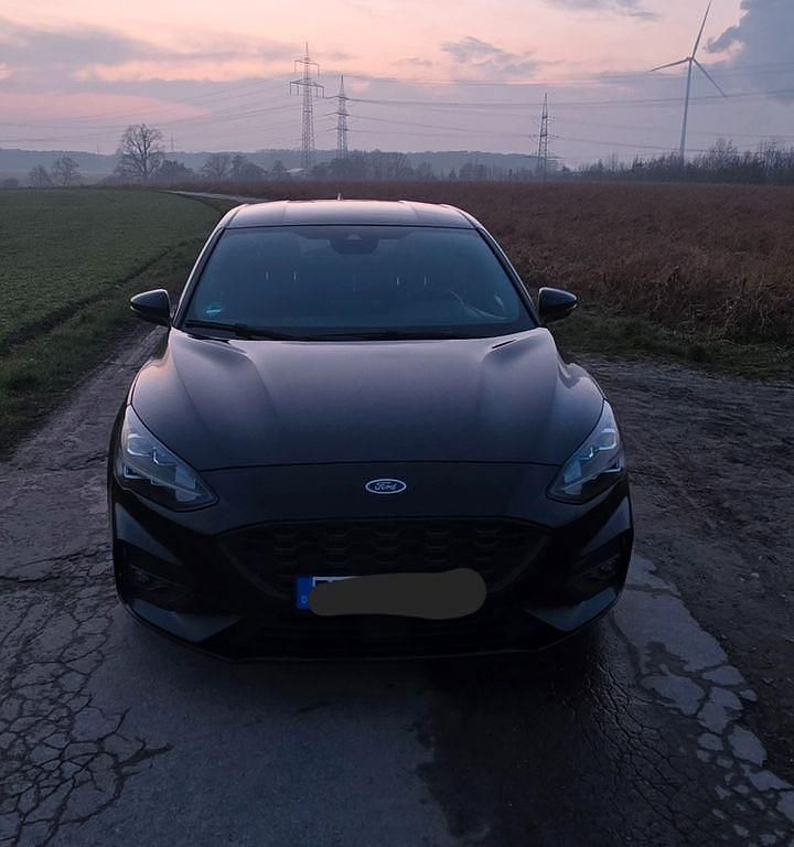 Gebraucht Ford Focus ST-Line 182 PS (133 kW) 2019 Schwarz Limousine