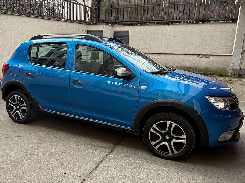 Gebraucht Dacia Sandero Stepway 90 PS (66 kW) 2017 Blau Limousine
