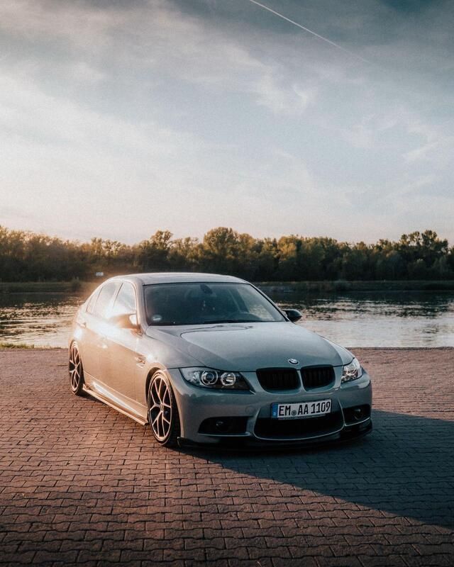 Andere außenfarben Gebraucht 2005 BMW 320 Performance Limousine | 8.999 € - Bild 1/4