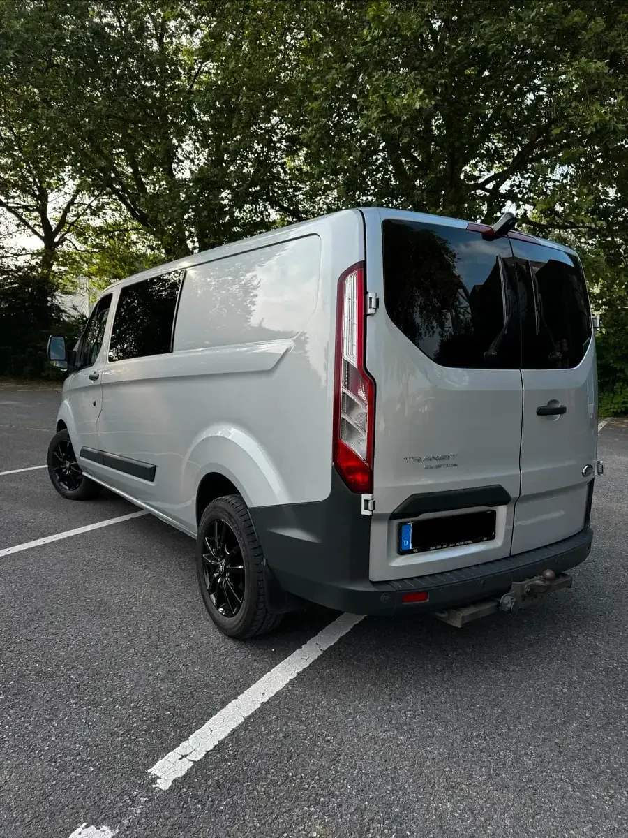 Gebraucht Ford Transit Custom 131 PS (96 kW) 2018 Silber Van / Kleinbus