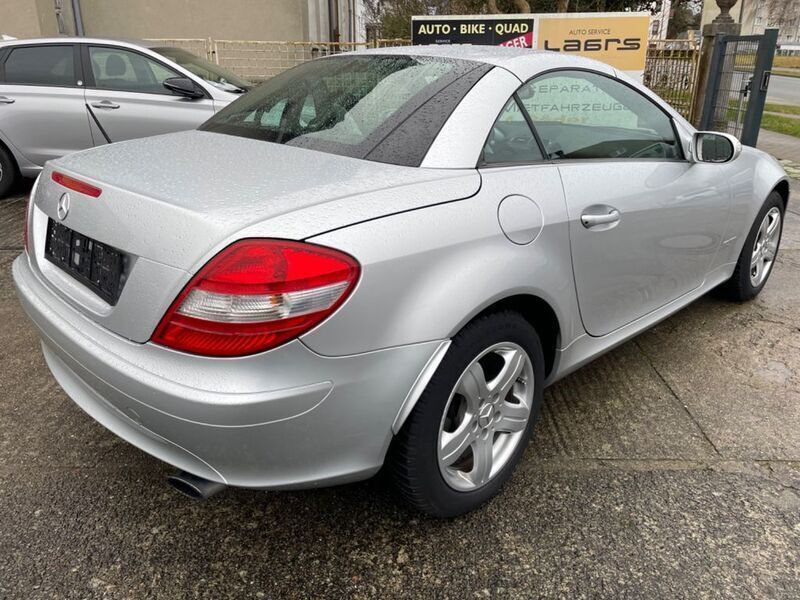 Gebraucht Mercedes SLK200 163 PS (119 kW) 2005 Silber Cabrio