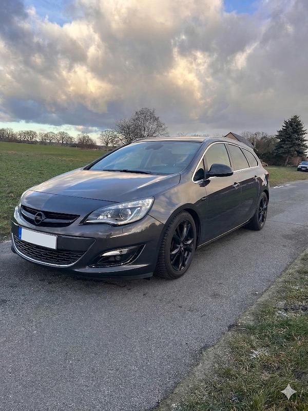 Gebraucht Opel Astra 136 PS (100 kW) 2015 Grau Kombi