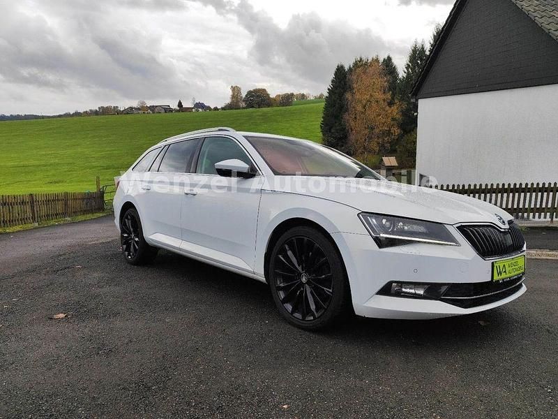 Weiß Gebraucht 2017 Skoda Superb Style Kombi | 14.995 € (Fairer Preis) - Bild 1/4