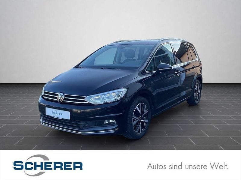 Gebraucht VW Touran Highline 150 PS (110 kW) 2022 Deep black perleffekt Van / Kleinbus