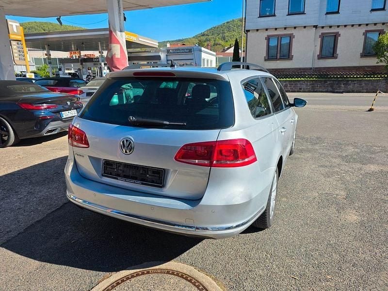 Gebraucht VW Passat Comfortline 122 PS (89 kW) 2012 Silber Kombi