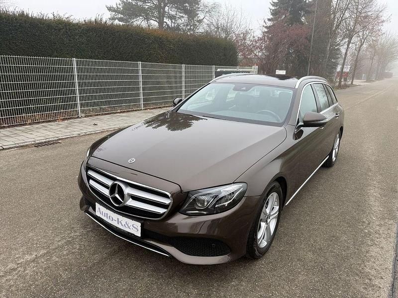 Gebraucht Mercedes E220 194 PS (142 kW) 2017 Citrinbraun metalliclack Kombi