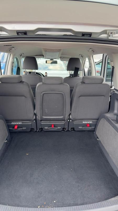 Gebraucht VW Touran 105 PS (77 kW) 2011 Silber Van / Kleinbus