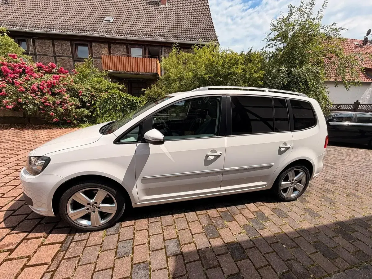 Gebraucht VW Touran 140 PS (102 kW) 2013 Weiß Van / Kleinbus