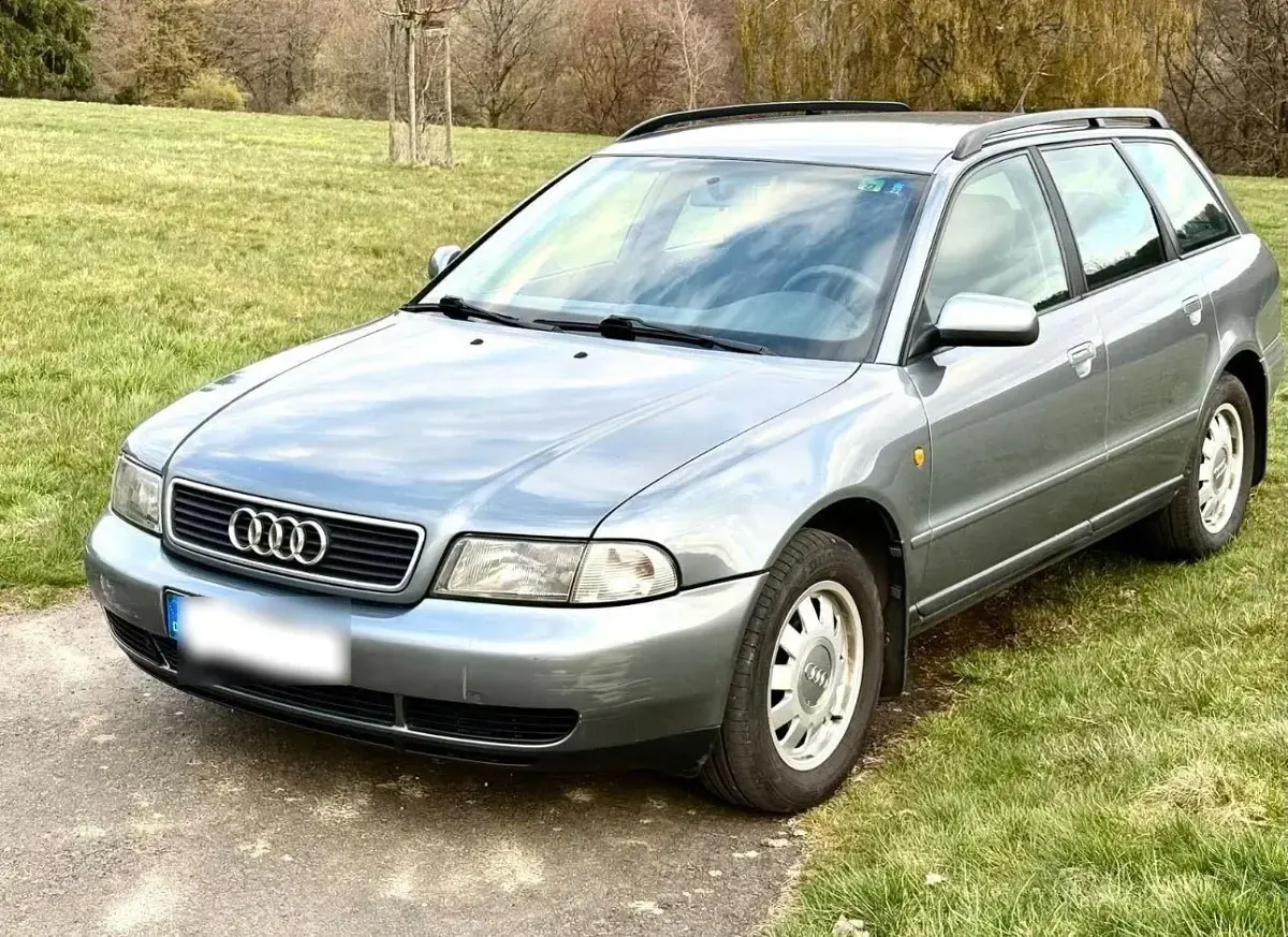 Gebraucht Audi A4 110 PS (80 kW) 1998 Grau Kombi