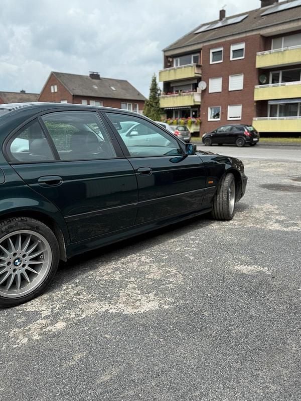 Grün Gebraucht 1997 BMW 523 Limousine | 5.250 € (Teuer) - Bild 1/4