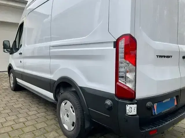 Gebraucht Ford Transit 165 PS (121 kW) 2025 Weiß Van / Kleinbus