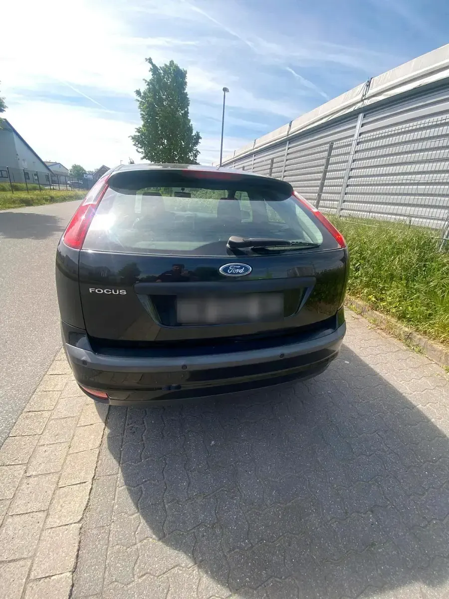 Gebraucht Ford Focus 101 PS (74 kW) 2005 Schwarz Limousine