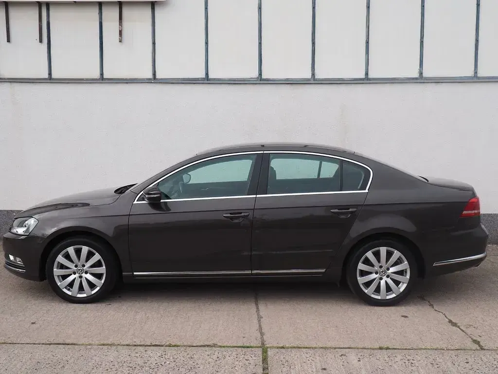 Gebraucht VW Passat Comfortline 122 PS (89 kW) 2012 Schwarz Limousine