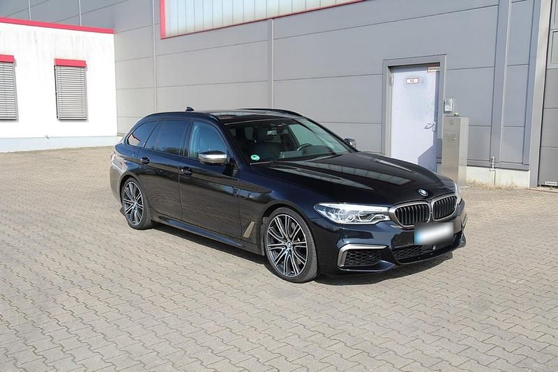 Gebraucht BMW M550 Shadowline 400 PS (294 kW) 2019 Schwarz Limousine