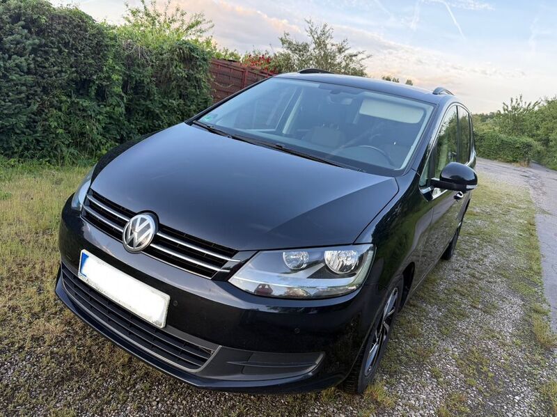Schwarz Gebraucht 2017 VW Sharan Comfortline Van / Kleinbus | 16.250 € (Etwas zu teuer) - Bild 1/4