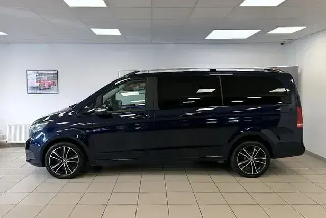 Gebraucht Mercedes V250 190 PS (139 kW) 2015 Blau Van / Kleinbus