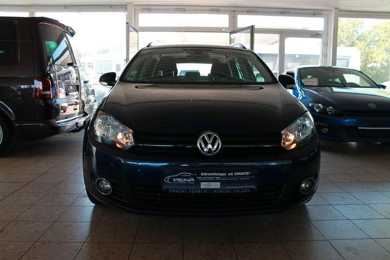 Gebraucht VW Golf VI Match 105 PS (77 kW) 2012 Blau Kleinwagen