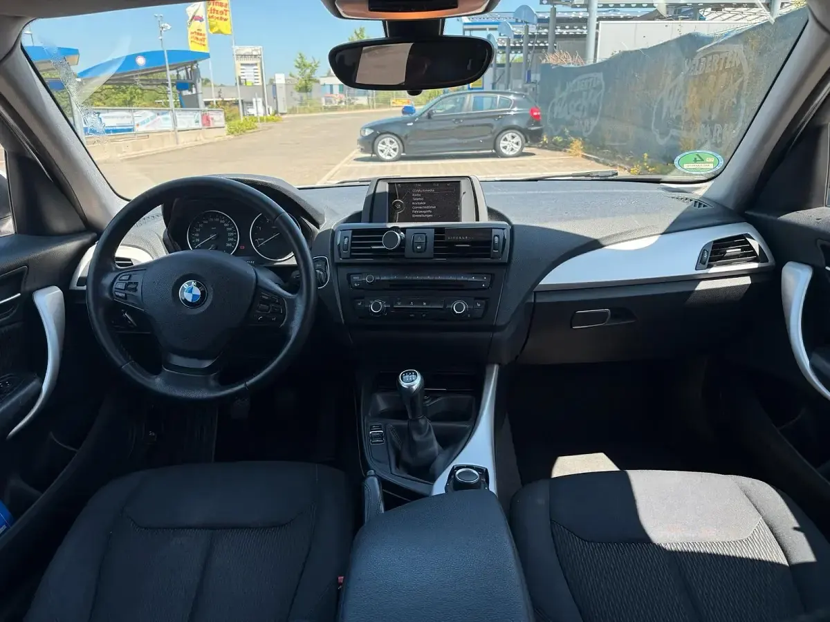 Gebraucht BMW 116 Advantage 116 PS (85 kW) 2014 Weiß Kleinwagen