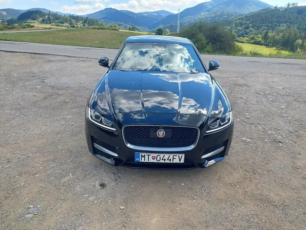 Gebraucht Jaguar XF R-Sport 250 PS (183 kW) 2018 Schwarz Limousine